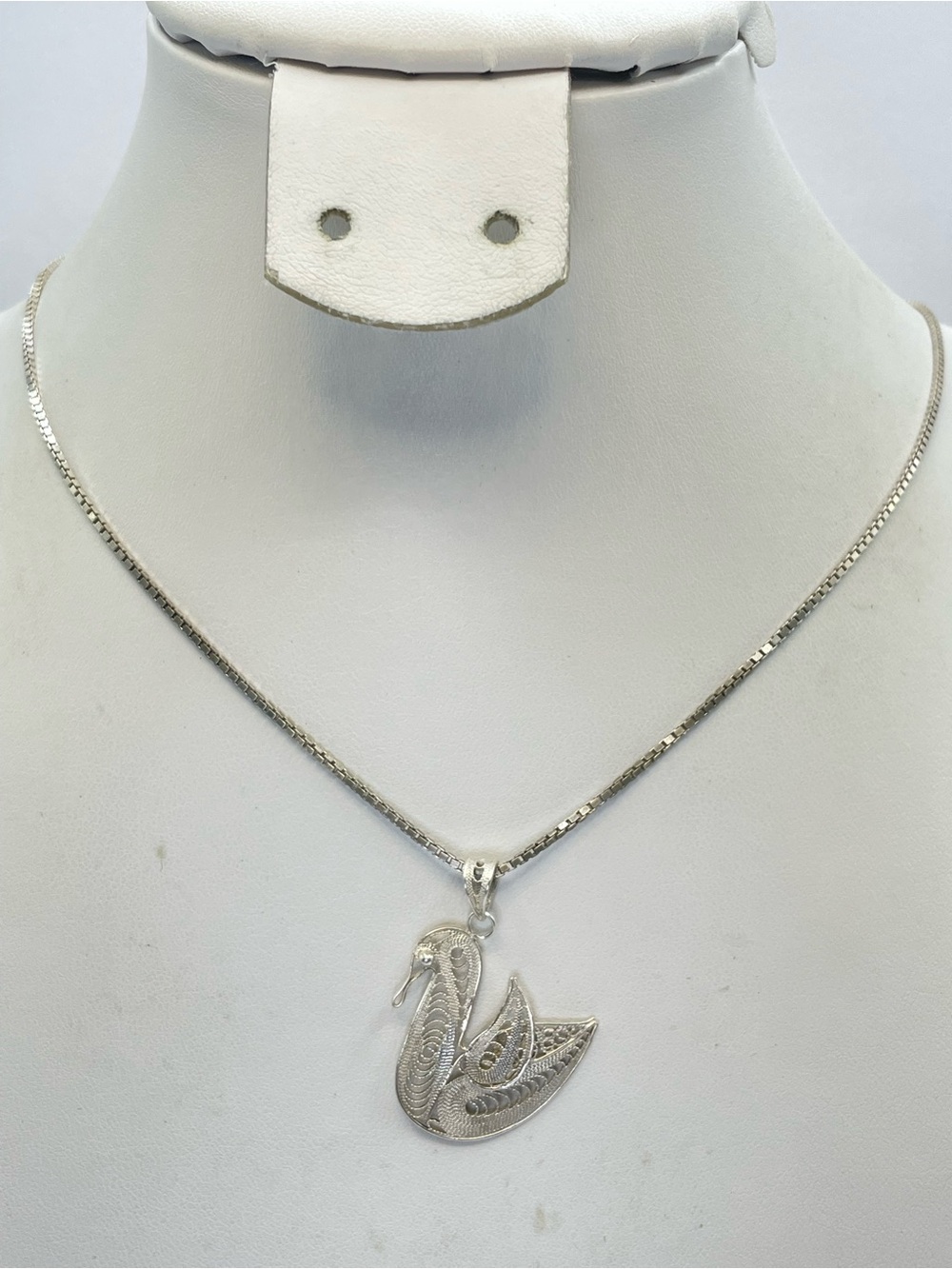 925 Sterling Silver Filigree Duck Pendant Necklace Box Chain Vintage